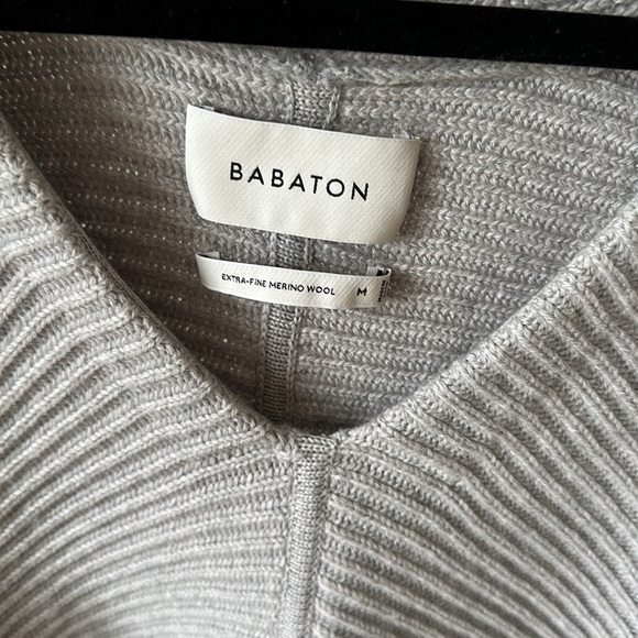 sweater - Picture 2 of 3